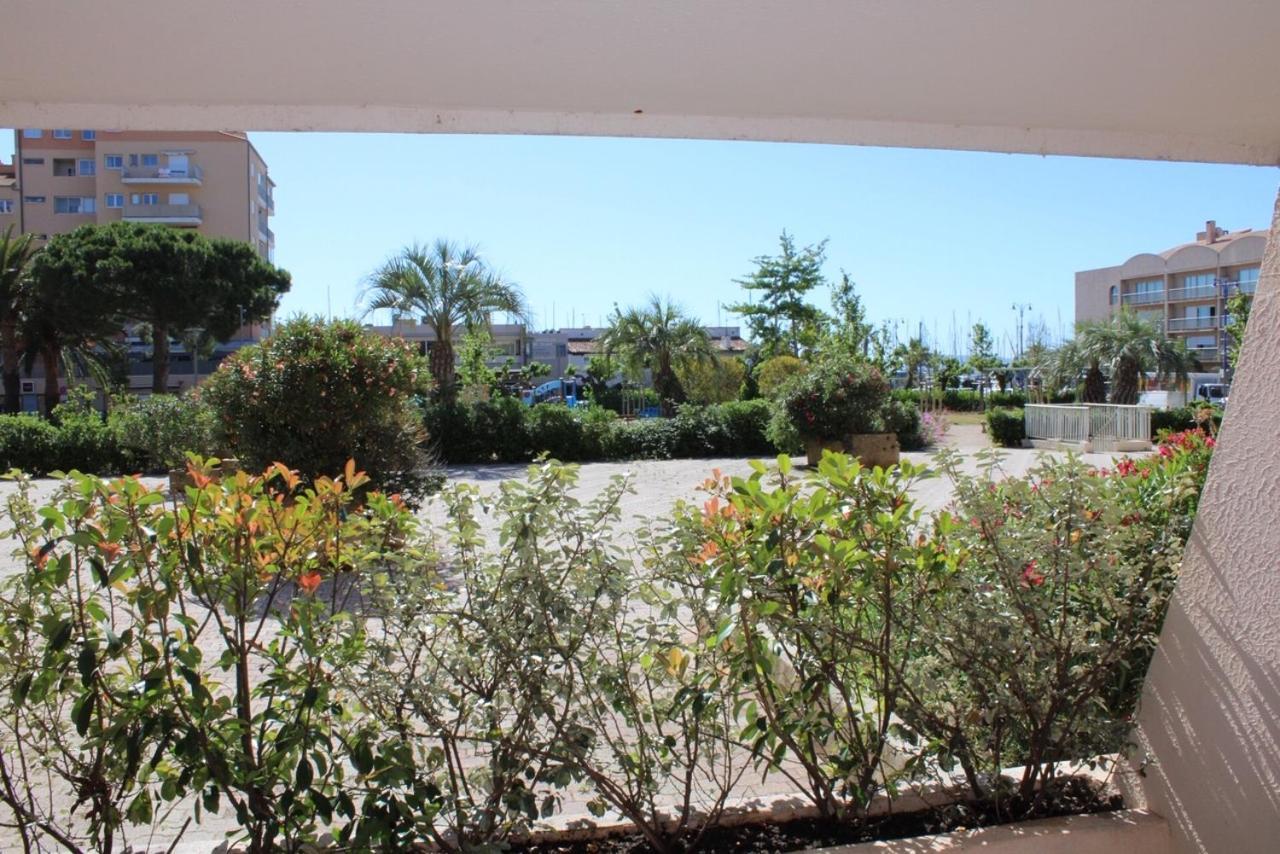 Holidays Hyeres Exterior photo